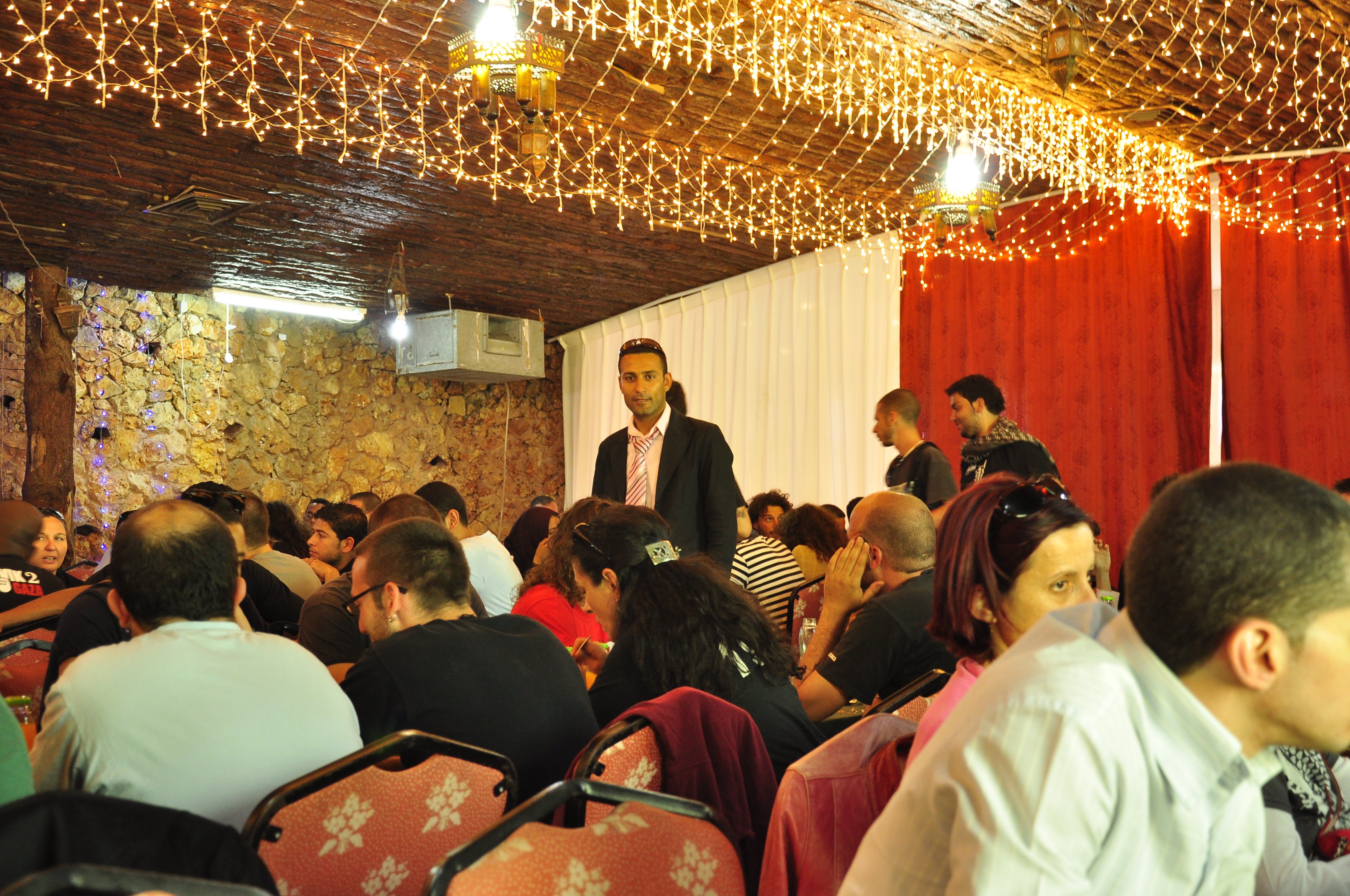 in alsamak   coffe shop  we rest some time and  dowen to the sea 