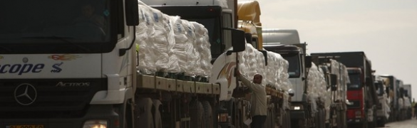 trucks with 30 tons of medicine enters gaza