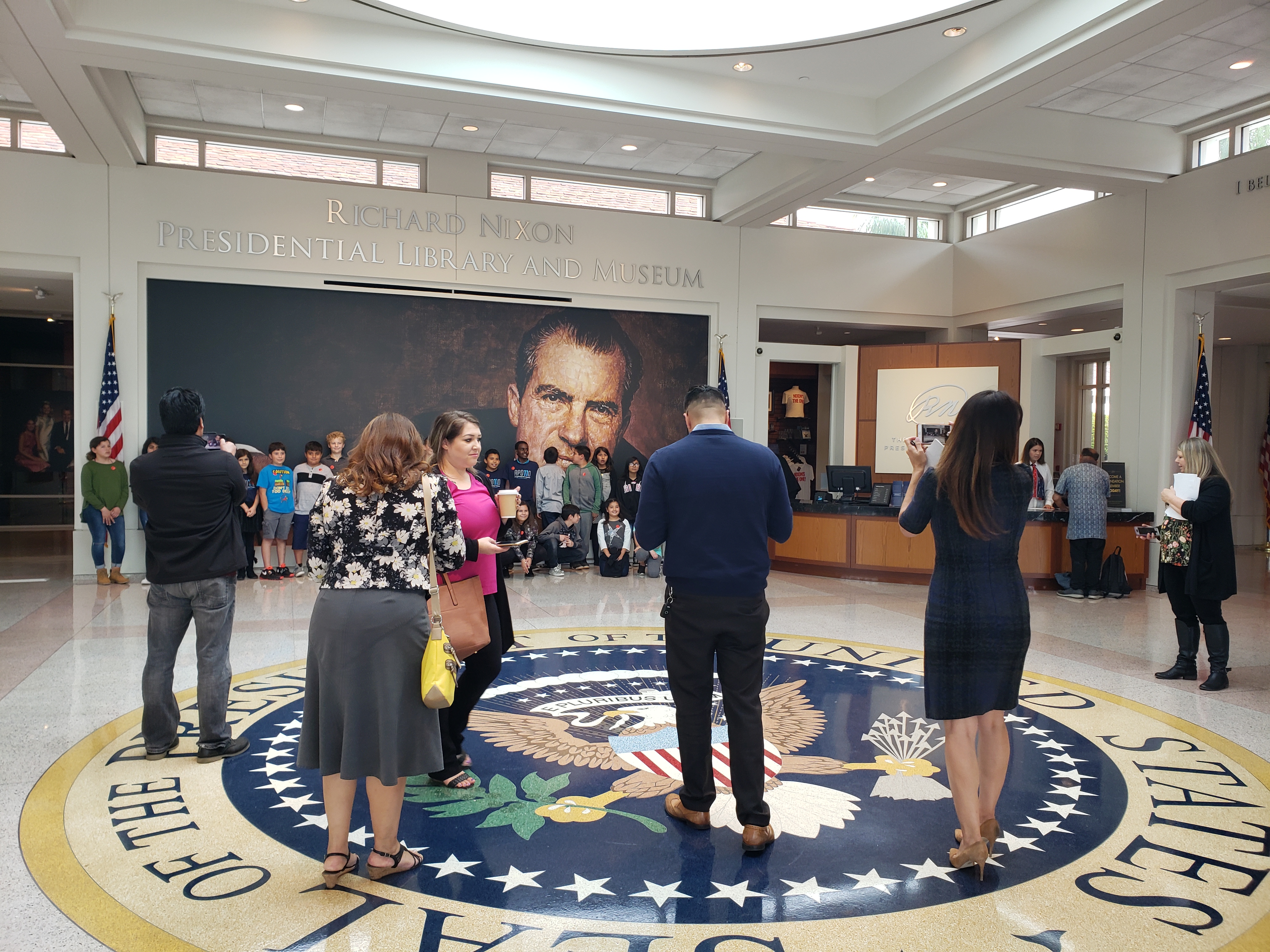 School children in a photo opt at the Richard Nixon Library, Fullerton, Cali. April 29, 2019. (Photo/Marivel Guzman)
